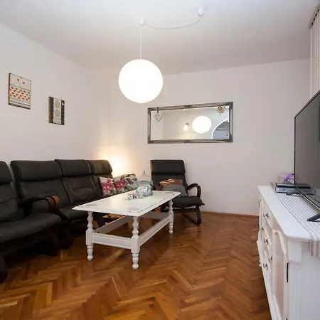 Lilly Apartment *